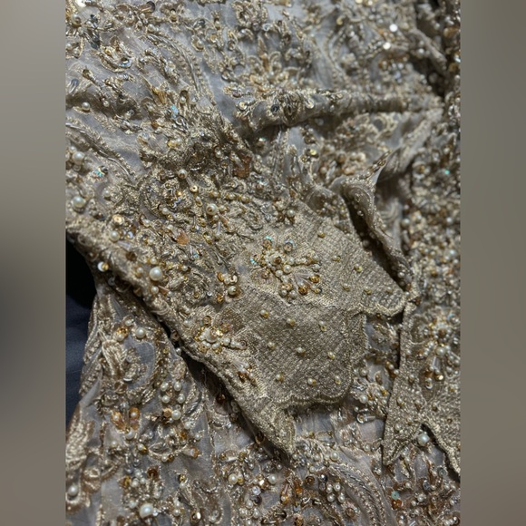 Kanwal Malik (Elegant Gold and White Embellished dress) small size - Picture 5 of 16